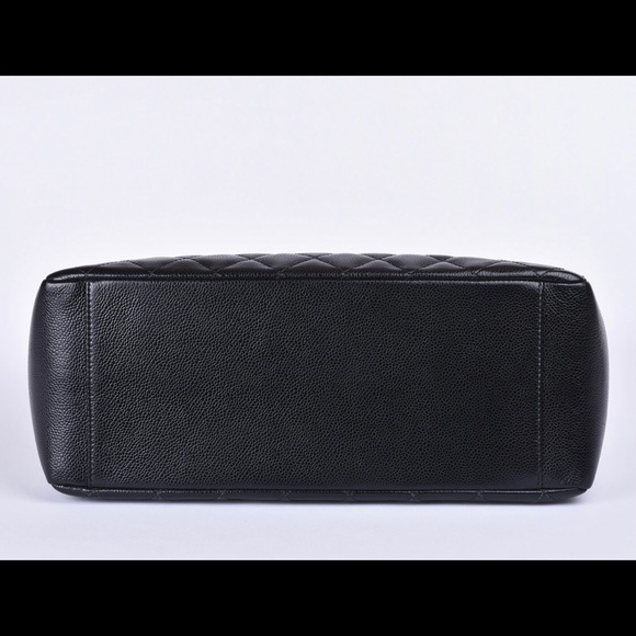 Chanel GST Authentic 9/10 condition - Picture 6 of 8